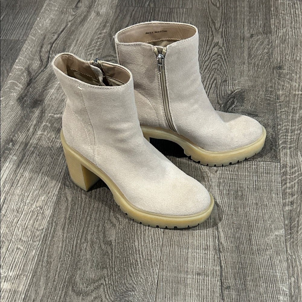 Dolce Vita Cream Heeled Boots - Picture 9 of 9